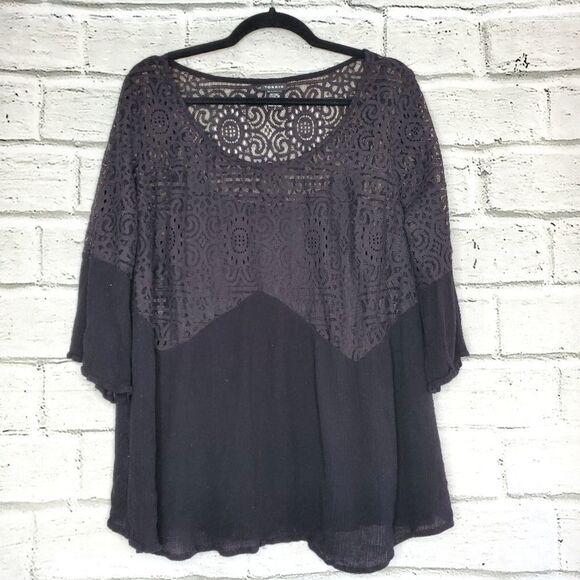 Torrid size 2 black short sleeve lined semi sheer lace top - Picture 1 of 8
